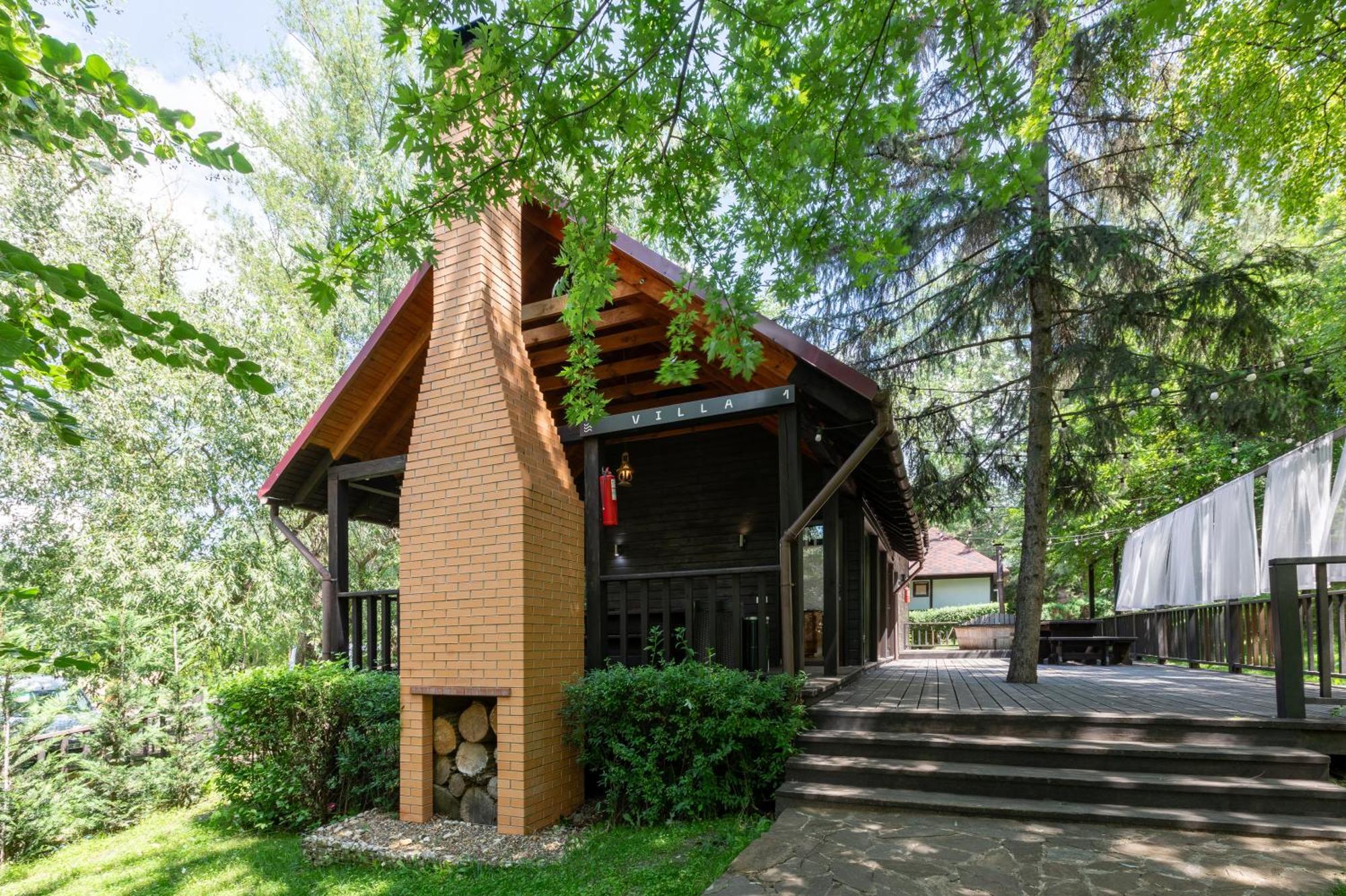 Tree House Relax Park Hotel Chisinau Exterior photo