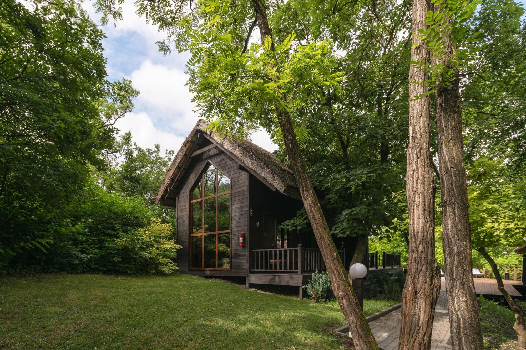 Tree House Relax Park Hotel Chisinau Exterior photo