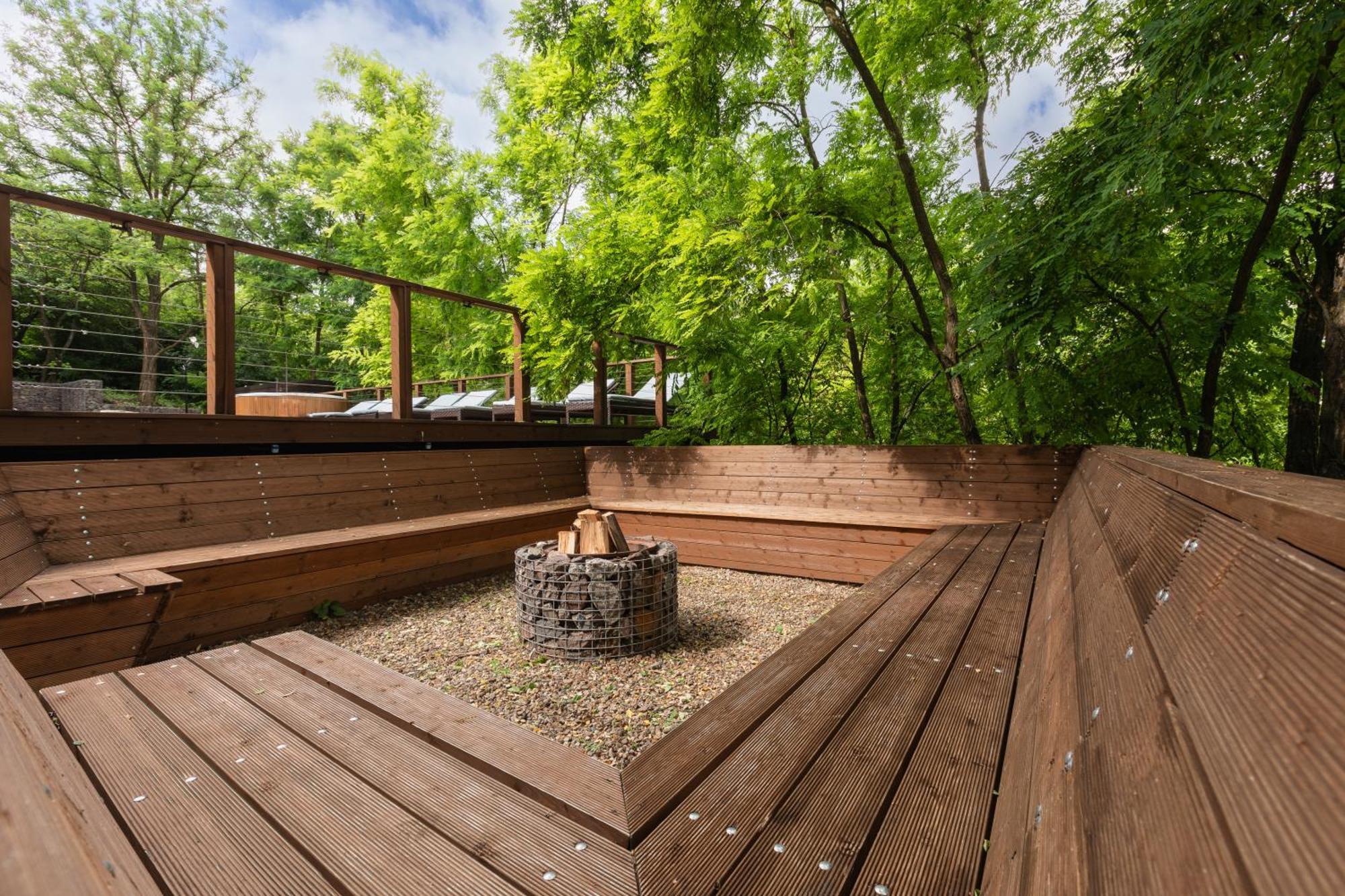 Tree House Relax Park Hotel Chisinau Exterior photo