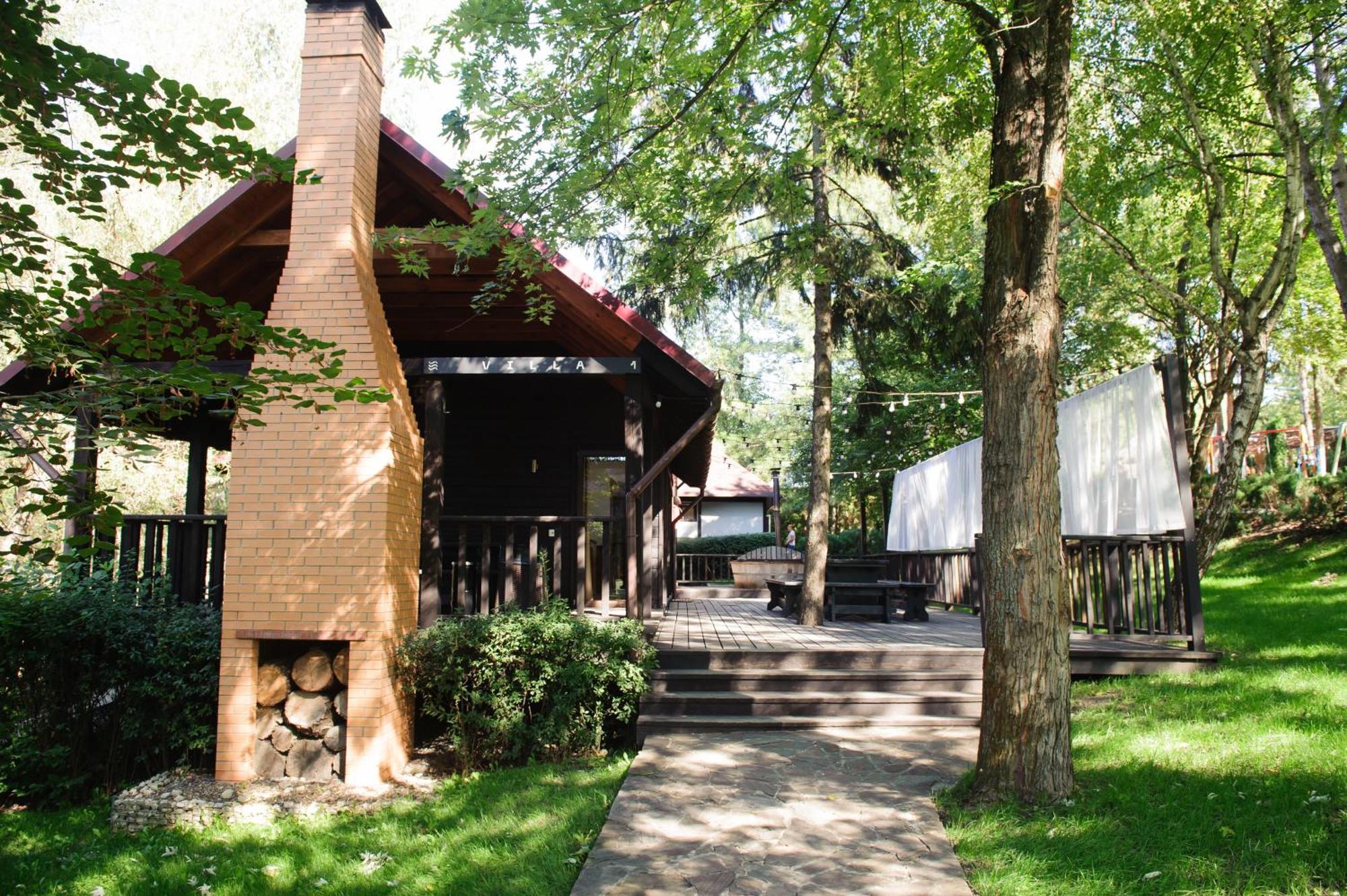 Tree House Relax Park Hotel Chisinau Exterior photo