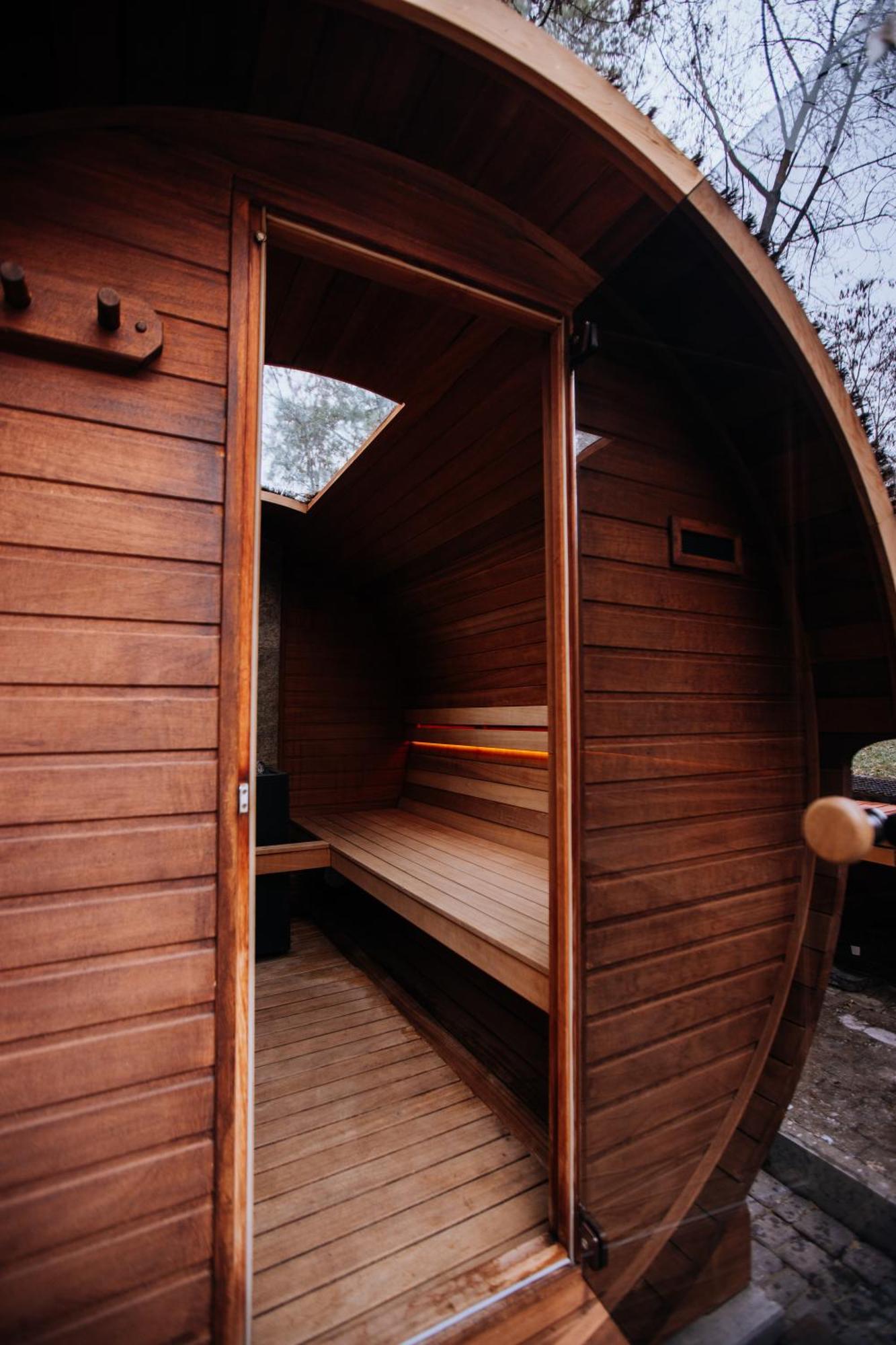 Tree House Relax Park Hotel Chisinau Exterior photo